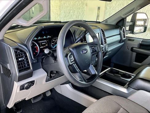 Used 2021 Ford F250 XLT w/ FX4 Off-Road Package image 16