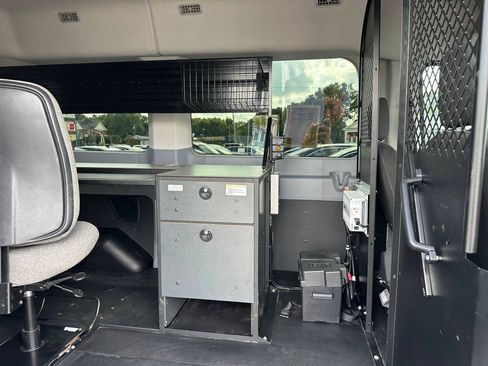 Used 2015 Ford Transit 150 XLT RWD image 29