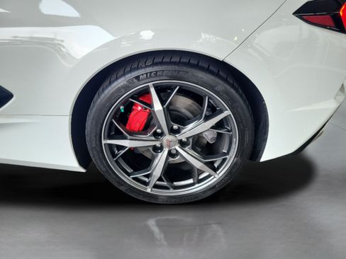 Used 2021 Chevrolet Corvette Stingray Premium Conv w/ Z51 Performance Package RWD image 5