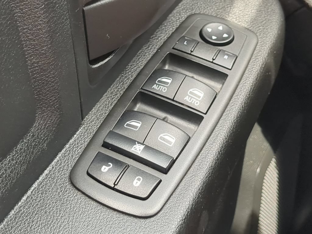 Used 2022 RAM 5500 Tradesman w/ Chrome Appearance Group RWD image 25