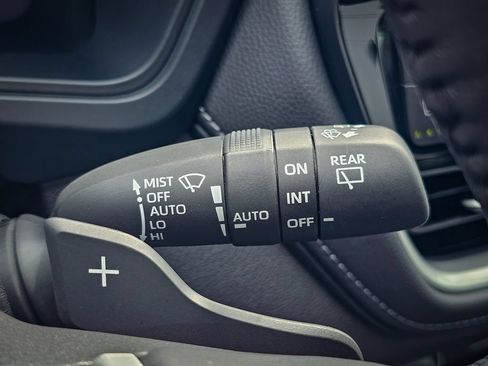 Used 2025 Toyota Grand Highlander AWD image 18