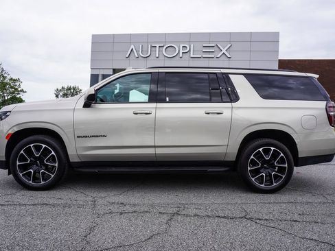 Used 2024 Chevrolet Suburban RST RWD image 32