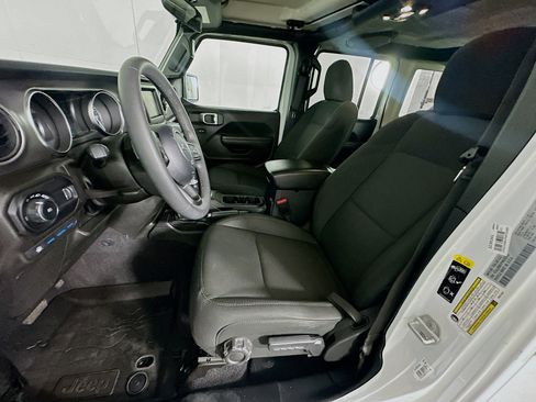 Used 2023 Jeep Wrangler Unlimited AWD/4WD image 13