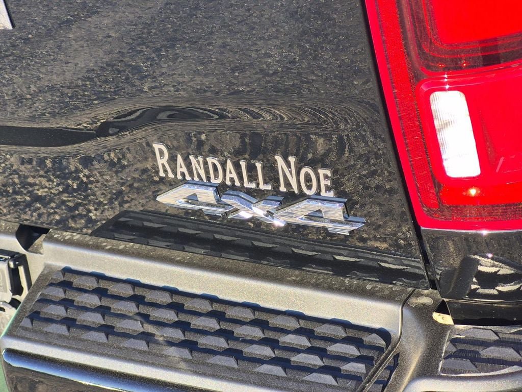 New 2026 RAM 2500 Laramie AWD/4WD image 8