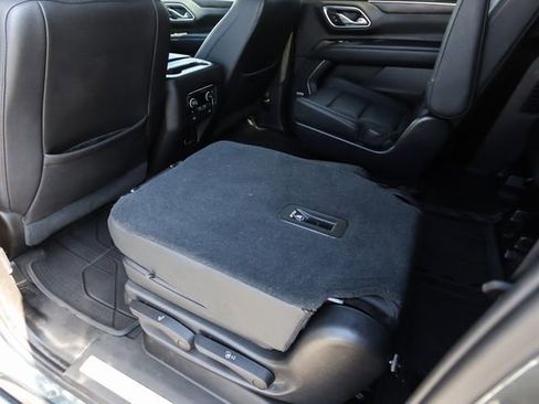 Used 2021 Chevrolet Suburban LT w/ Luxury Package image 49