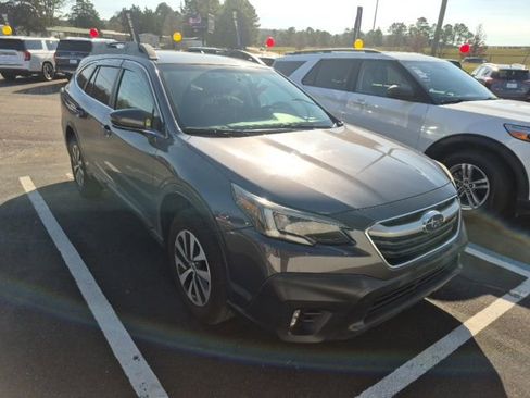 Used 2020 Subaru Outback Premium image 17