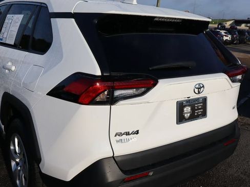 Used 2023 Toyota RAV4 LE FWD image 13