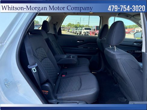 Used 2022 Nissan Pathfinder SV FWD image 36