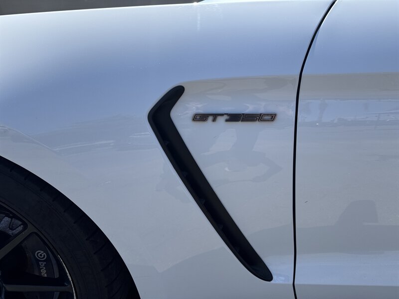 Used 2017 Ford Mustang Shelby GT350 w/ Electronics Package RWD image 6