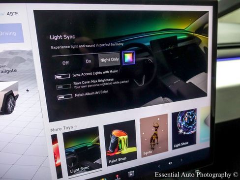 Used 2024 Tesla Cybertruck AWD Crew Cab image 25