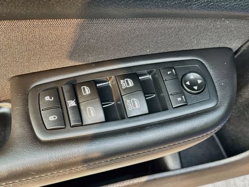 Used 2015 Chrysler 200 Limited w/ Convenience Group FWD image 16