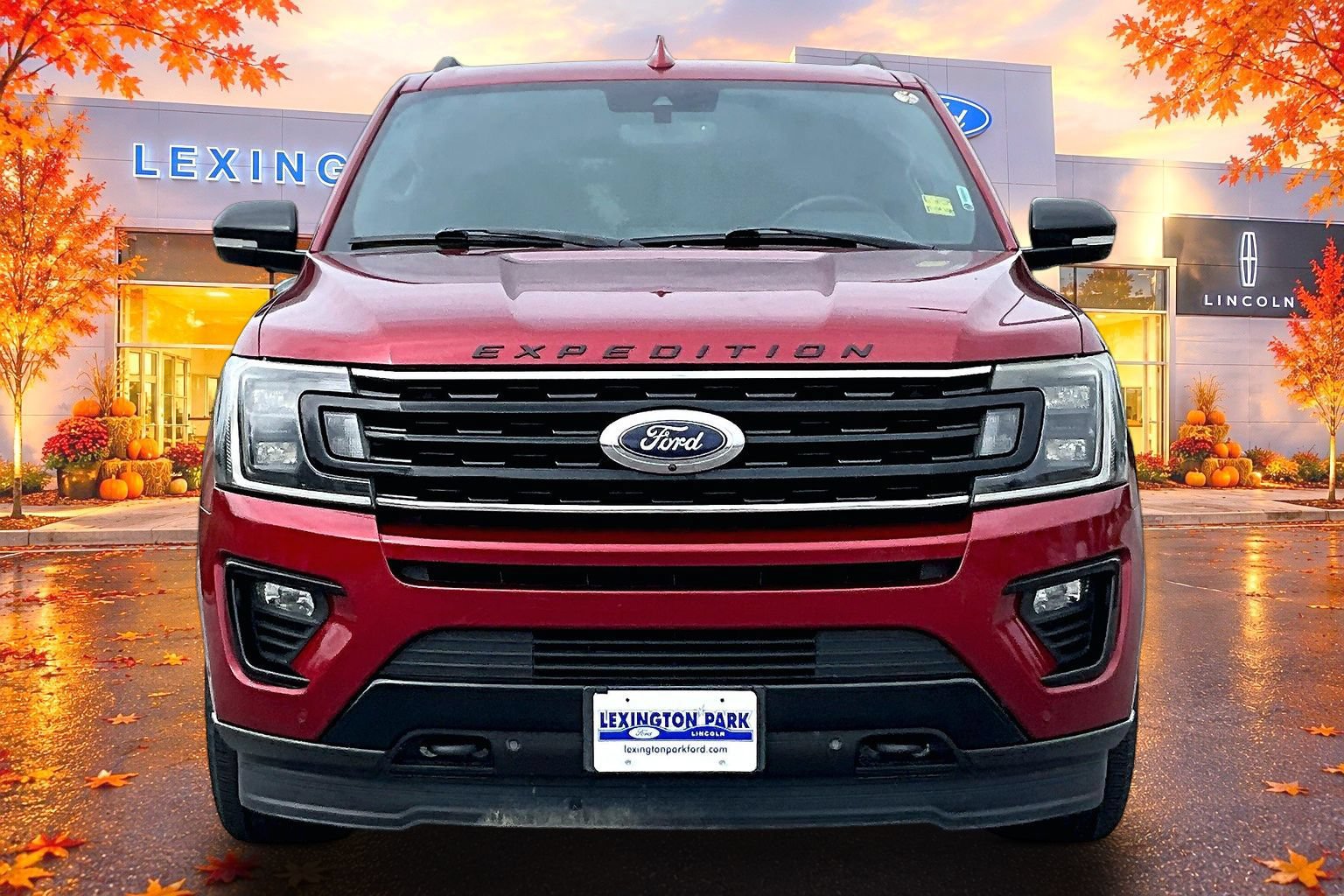 Used 2019 Ford Expedition Limited w/ Equipment Group 303A AWD/4WD image 2