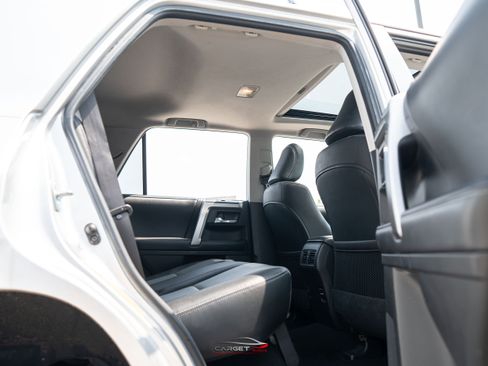 Used 2016 Toyota 4Runner SR5 Premium AWD/4WD image 19