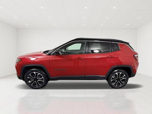 Used 2024 Jeep Compass Limited AWD/4WD image 3