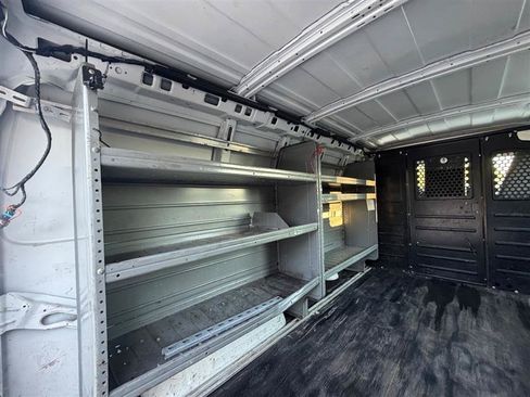 Used 2018 Chevrolet Express 2500 w/ Driver Convenience Package RWD image 8
