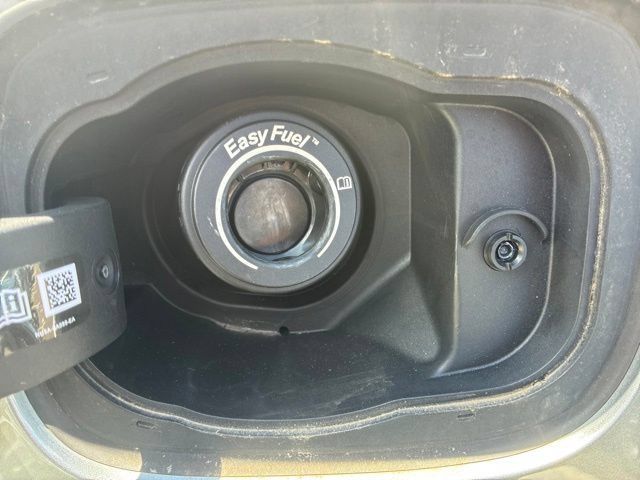 Used 2025 Ford Explorer Active w/ Active Comfort Package RWD image 14