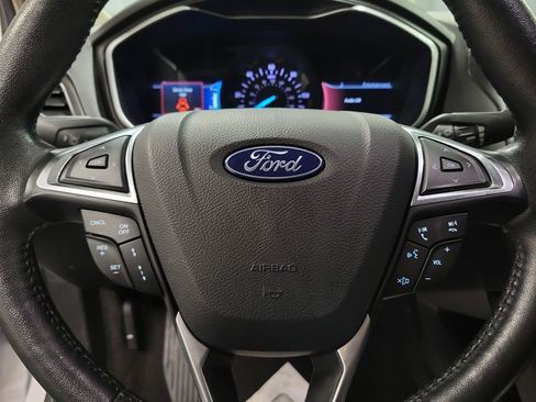Used 2019 Ford Fusion Titanium image 18