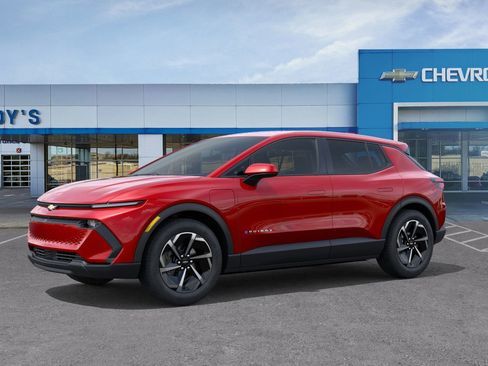 New 2026 Chevrolet Equinox EV LT image 2