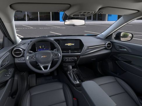 Used 2025 Chevrolet Trax ACTIV w/ Sunroof Package FWD image 16