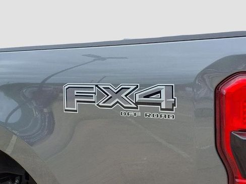 New 2026 Ford F250 Lariat w/ Black Appearance Package AWD/4WD image 40