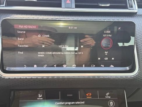 Used 2020 Land Rover Range Rover Velar S AWD/4WD image 37