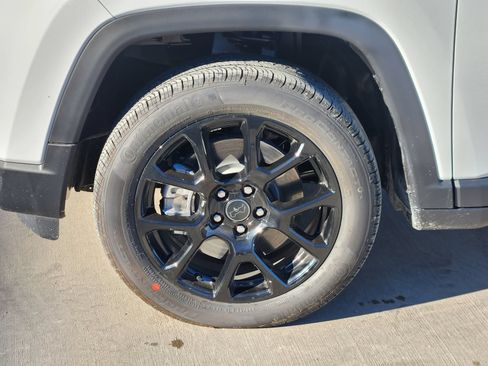 New 2026 Jeep Compass Latitude AWD/4WD image 11