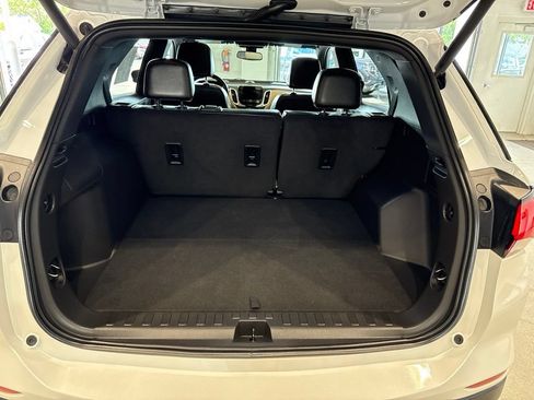 Used 2023 Chevrolet Equinox Premier AWD/4WD image 18