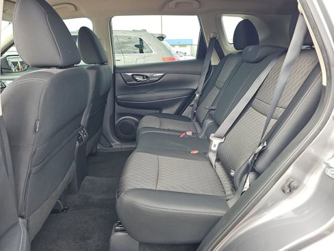 Used 2019 Nissan Rogue SV image 14