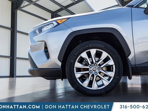 Used 2021 Toyota RAV4 XLE Premium AWD/4WD image 28