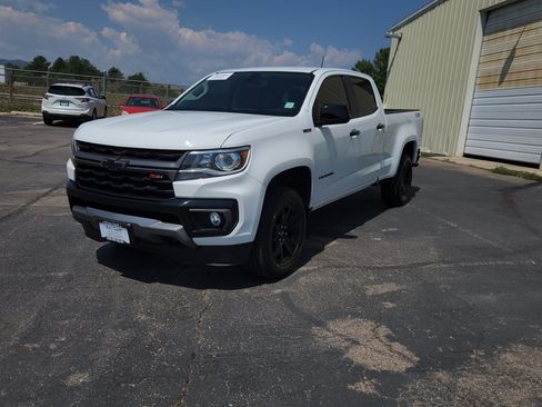 Used 2022 Chevrolet Colorado Z71 AWD/4WD image 2
