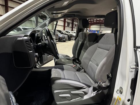 Used 2018 Chevrolet Silverado 1500 Custom w/ Custom Value Package image 14