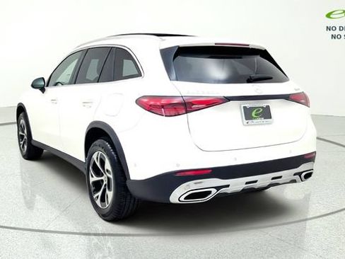 Used 2025 Mercedes-Benz GLC 350e 4MATIC image 7