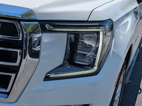 Used 2023 GMC Yukon SLT AWD/4WD image 11