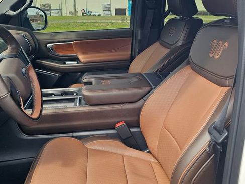 Used 2025 Ford Expedition King Ranch image 5