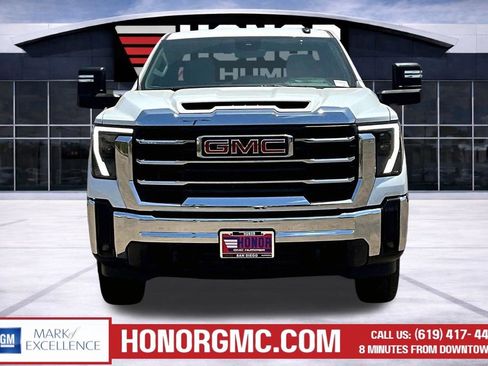 Used 2024 GMC Sierra 2500 SLE w/ SLE Convenience Package AWD/4WD image 2