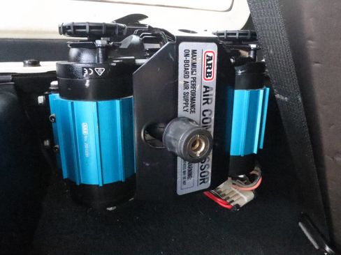 Used 2020 Jeep Wrangler Unlimited Sport image 3