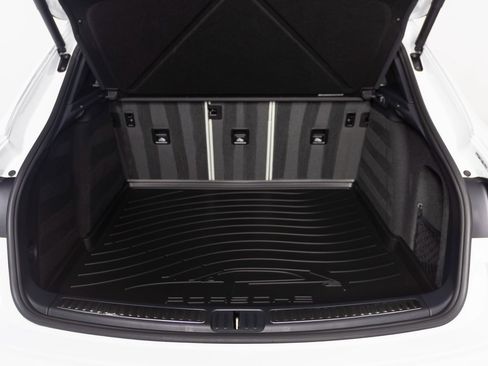 New 2026 Porsche Macan image 39