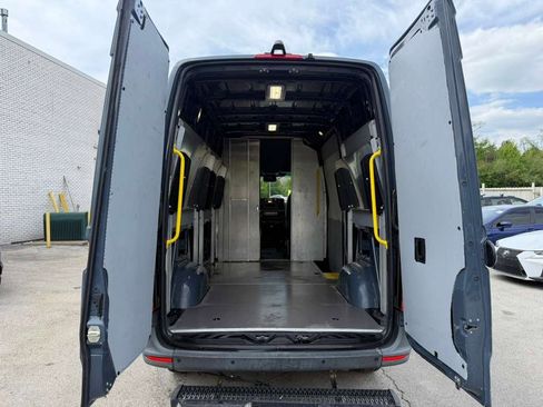 Used 2019 Mercedes-Benz Sprinter 144 image 37