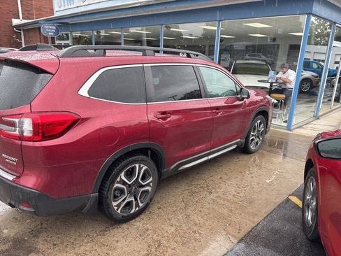 Used 2023 Subaru Ascent Limited w/ Technology Package AWD/4WD image 7
