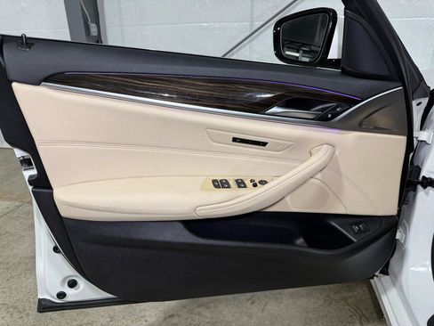 Used 2018 BMW 530i RWD image 12