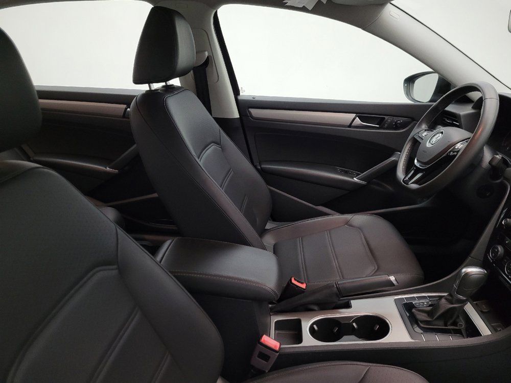 Used 2021 Volkswagen Passat 2.0T SE FWD image 21