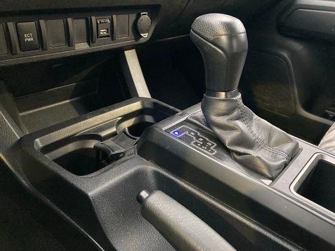 Used 2020 Toyota Tacoma SR image 29