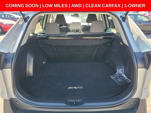 Used 2021 Toyota RAV4 XLE w/ Carpet Mat Package (TMS) AWD/4WD image 11