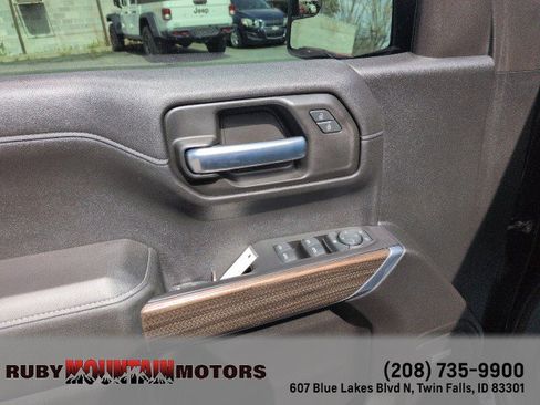 Used 2020 Chevrolet Silverado 1500 LT Trail Boss image 10