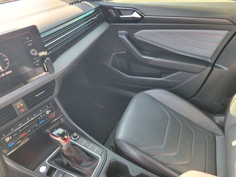 Used 2025 Volkswagen Jetta GLI Autobahn FWD image 12