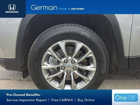 Used 2020 Jeep Cherokee Latitude Lux w/ Trailer Tow Group AWD/4WD image 30