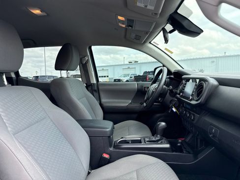 Used 2021 Toyota Tacoma SR AWD/4WD image 7
