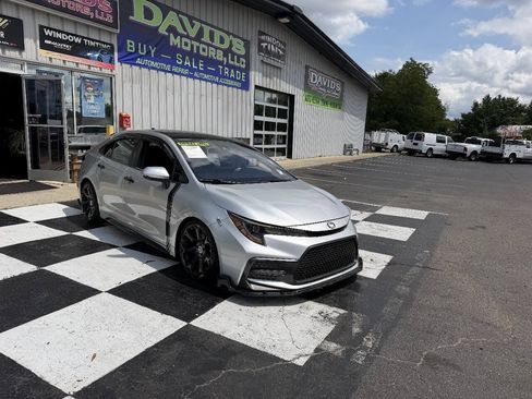 Used 2020 Toyota Corolla SE FWD image 3