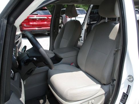 Used 2020 Kia Sedona LX FWD image 19