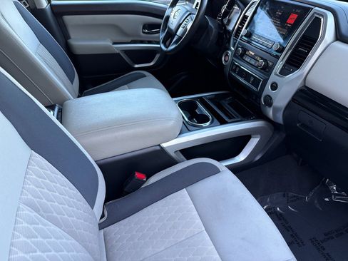 Used 2021 Nissan Titan SV w/ SV Convenience Package image 14